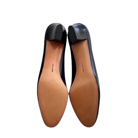 Salvatore Ferragamo Navy Blue Vara Bow Leather Heels Size 8AA - Picture 9 of 10